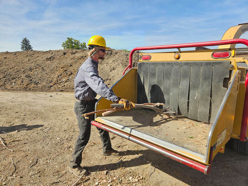 Chris Feeding Chipper @ Kohlerlawn